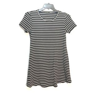 Tee shirt dress M Black and white striped